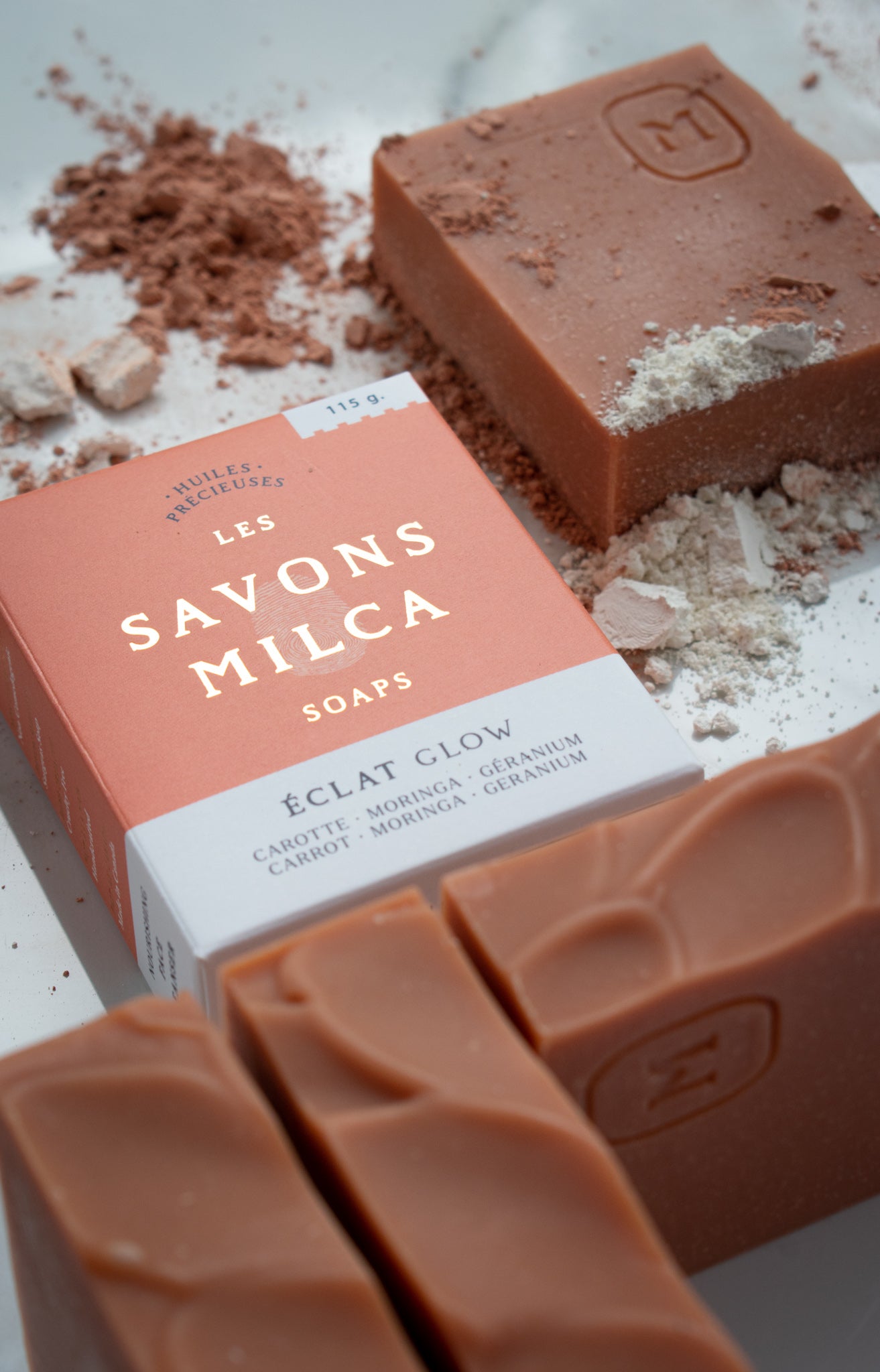 - Nettoyant VISAGE / ÉCLAT // GLOW FACIAL cleanser