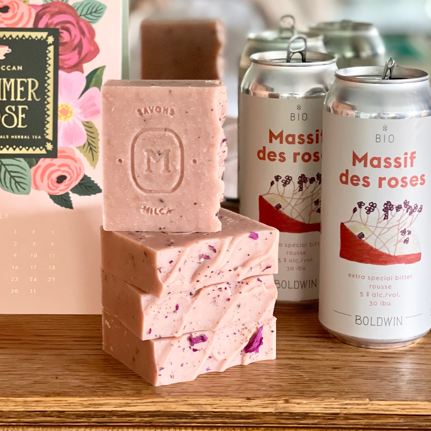 - Savon - ÉPHÉMÈRE 004 - Bière bio et Rose sauvage / Organic beer & wild rose soap