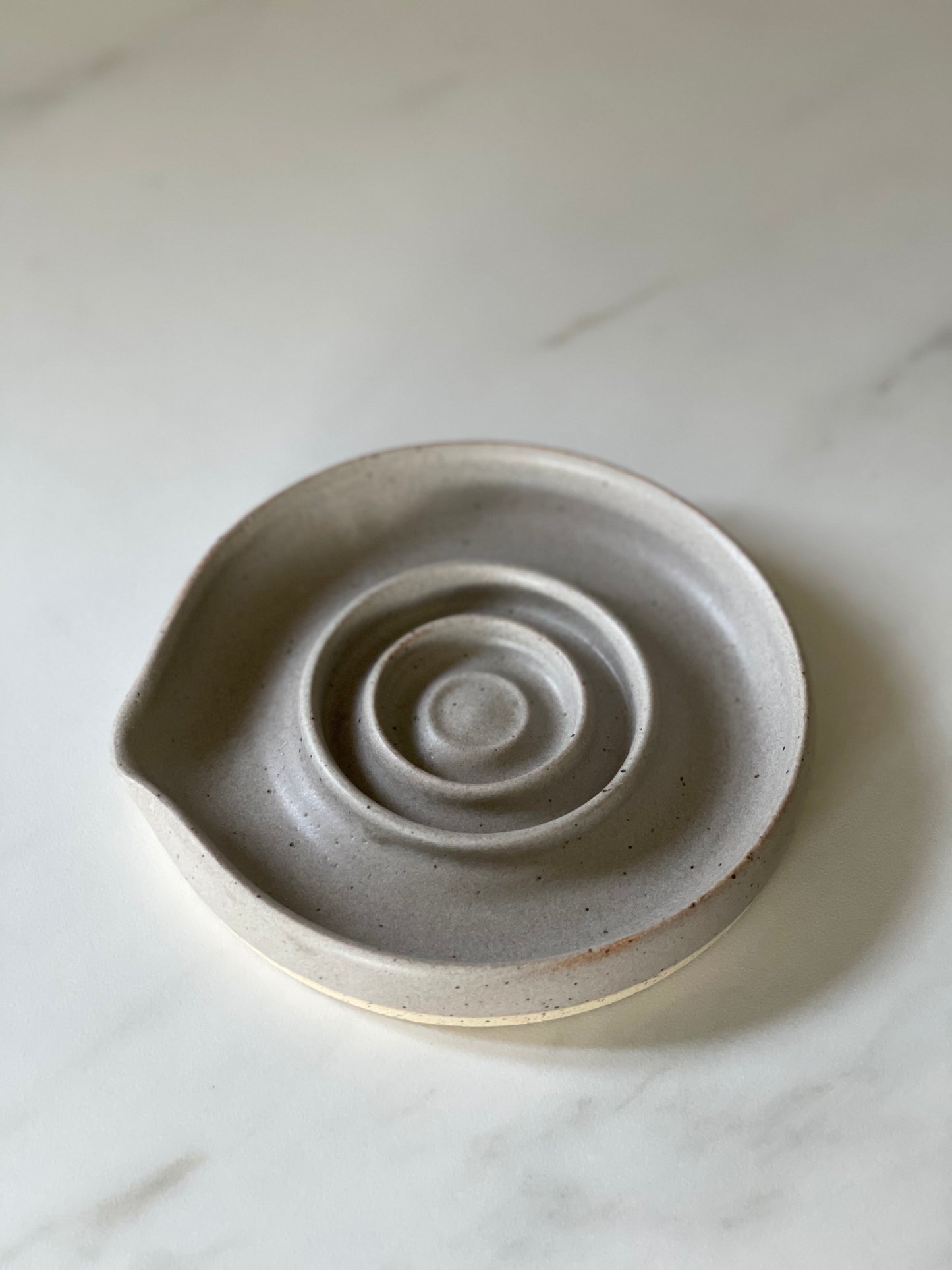 Porte-savon en céramique GRIS-BEIGE Ceramic soap dish