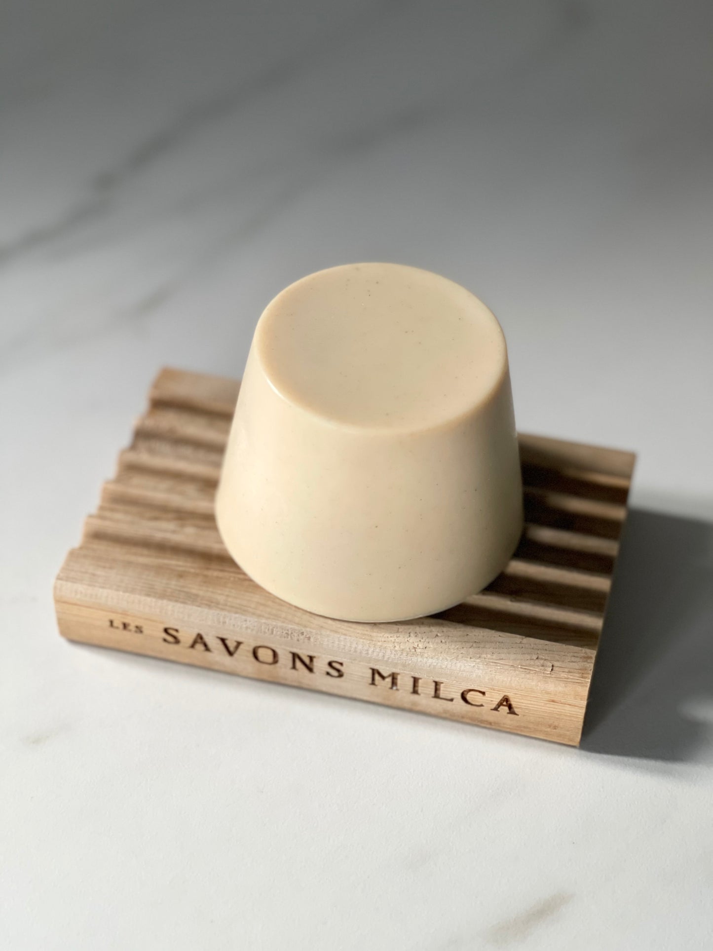 Porte-savon en cèdre fait au Québec / Cedar soap dish