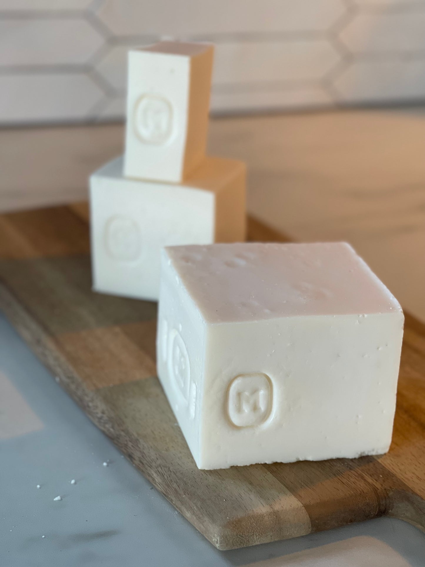 DÉTACHANT Petit / Small STAIN REMOVING soap 75-85g