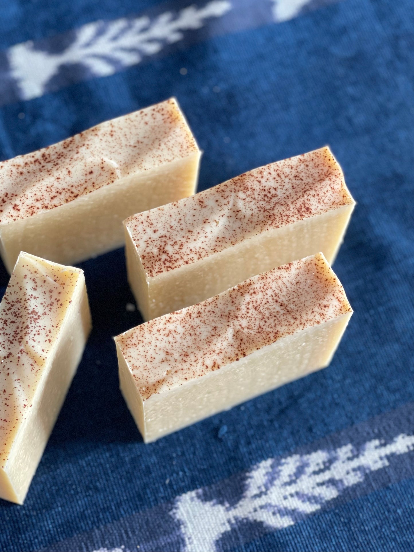 - ÉPHÉMÈRE 009 - Savon Castille Olive, Cacao & miel hypoallergène / Olive, Cocoa & honey Castille soap