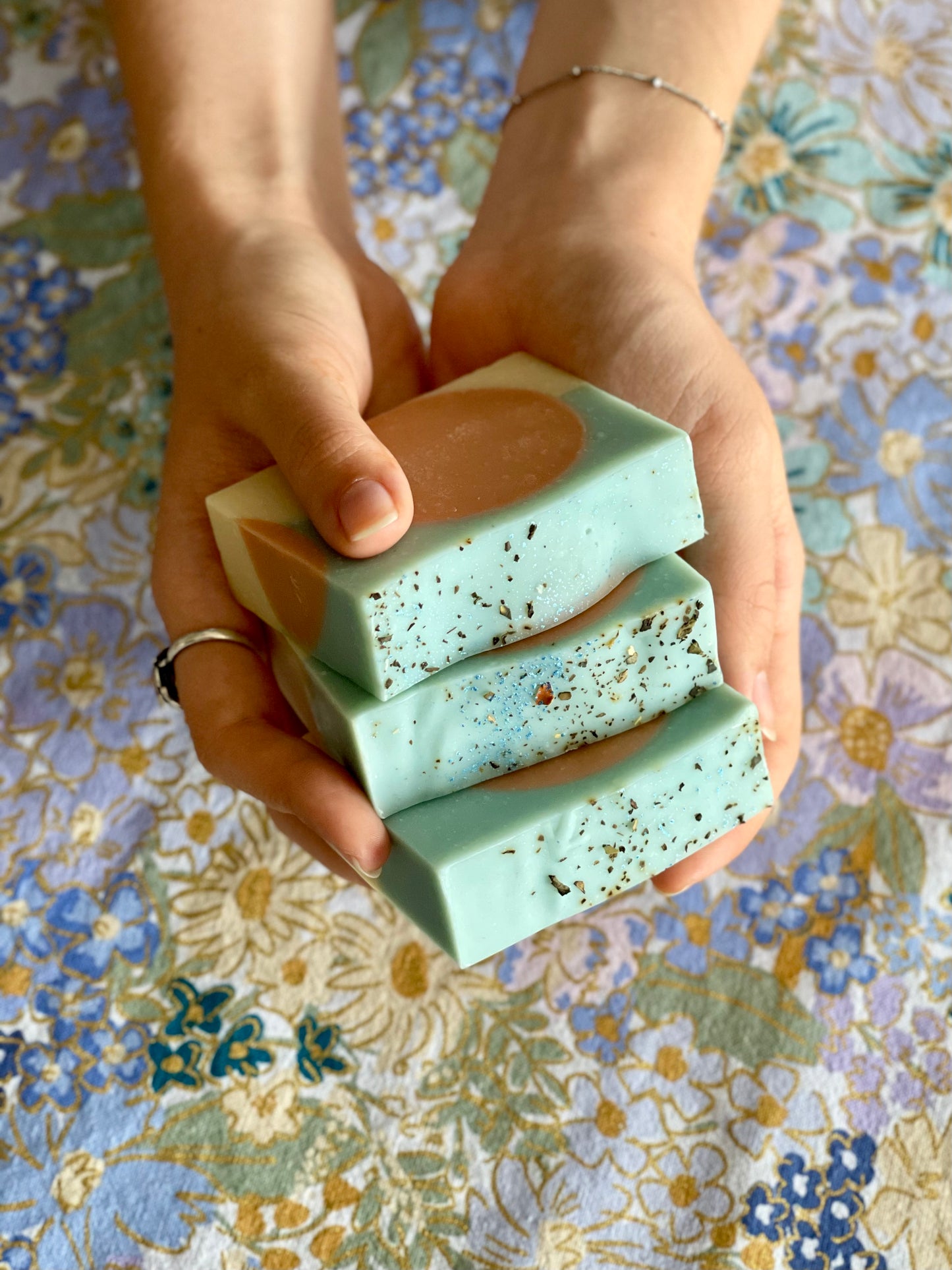 - Au lever du jour - Édition Artistique par Gemma & Miriam