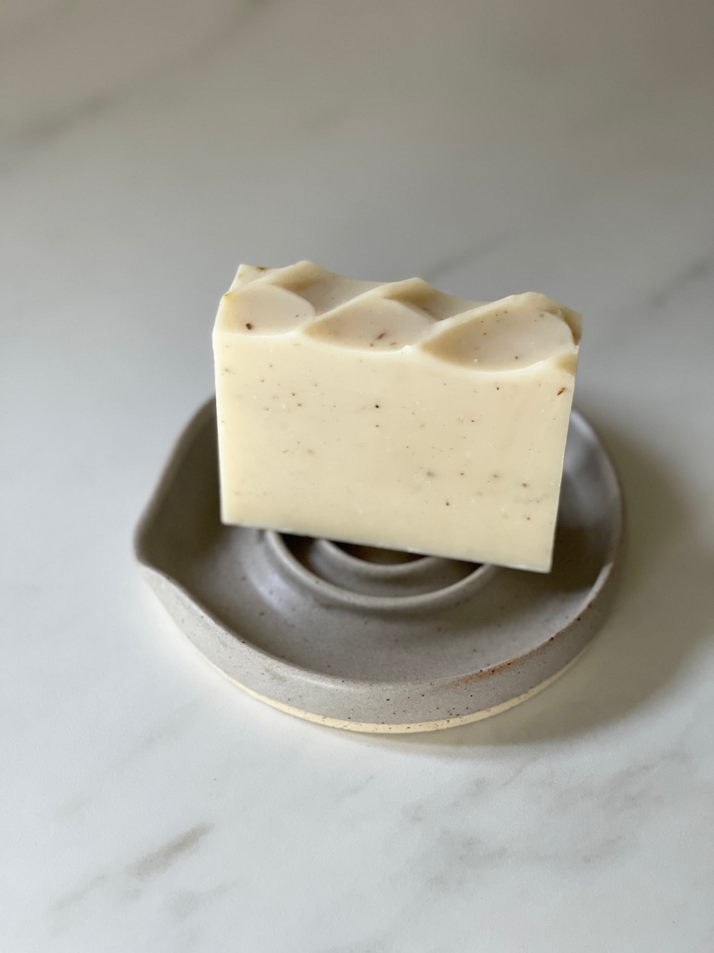Porte-savon en céramique TAUPE / BEIGE Ceramic soap dish
